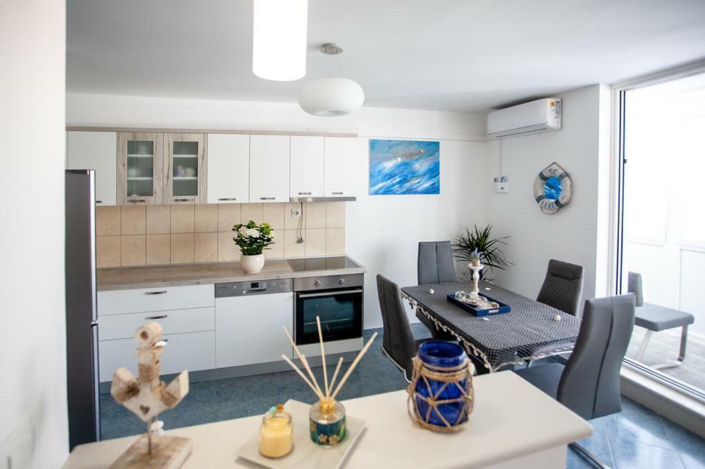 Newly Renovated Apartment "Marin" In The Center! Omis Exterior photo