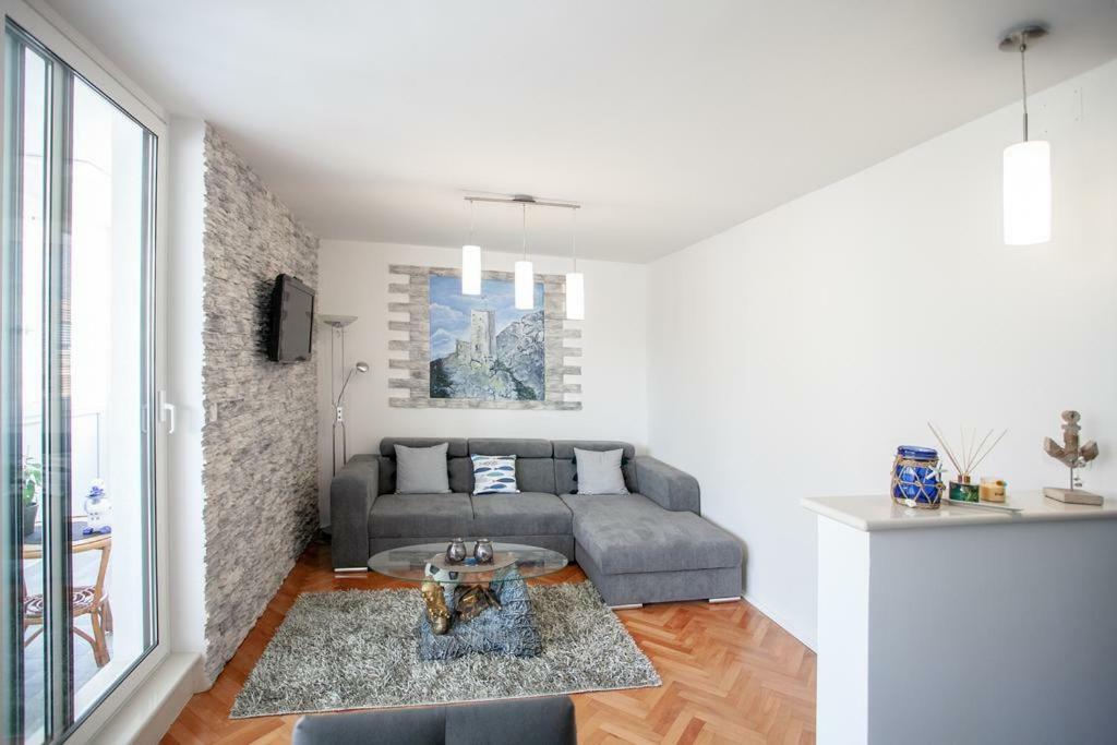 Newly Renovated Apartment "Marin" In The Center! Omis Exterior photo